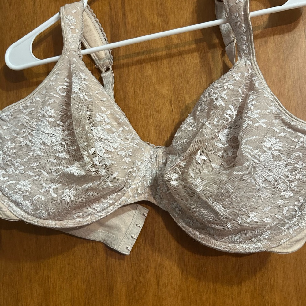 Women’s Playtex Secrets Bra. 44D